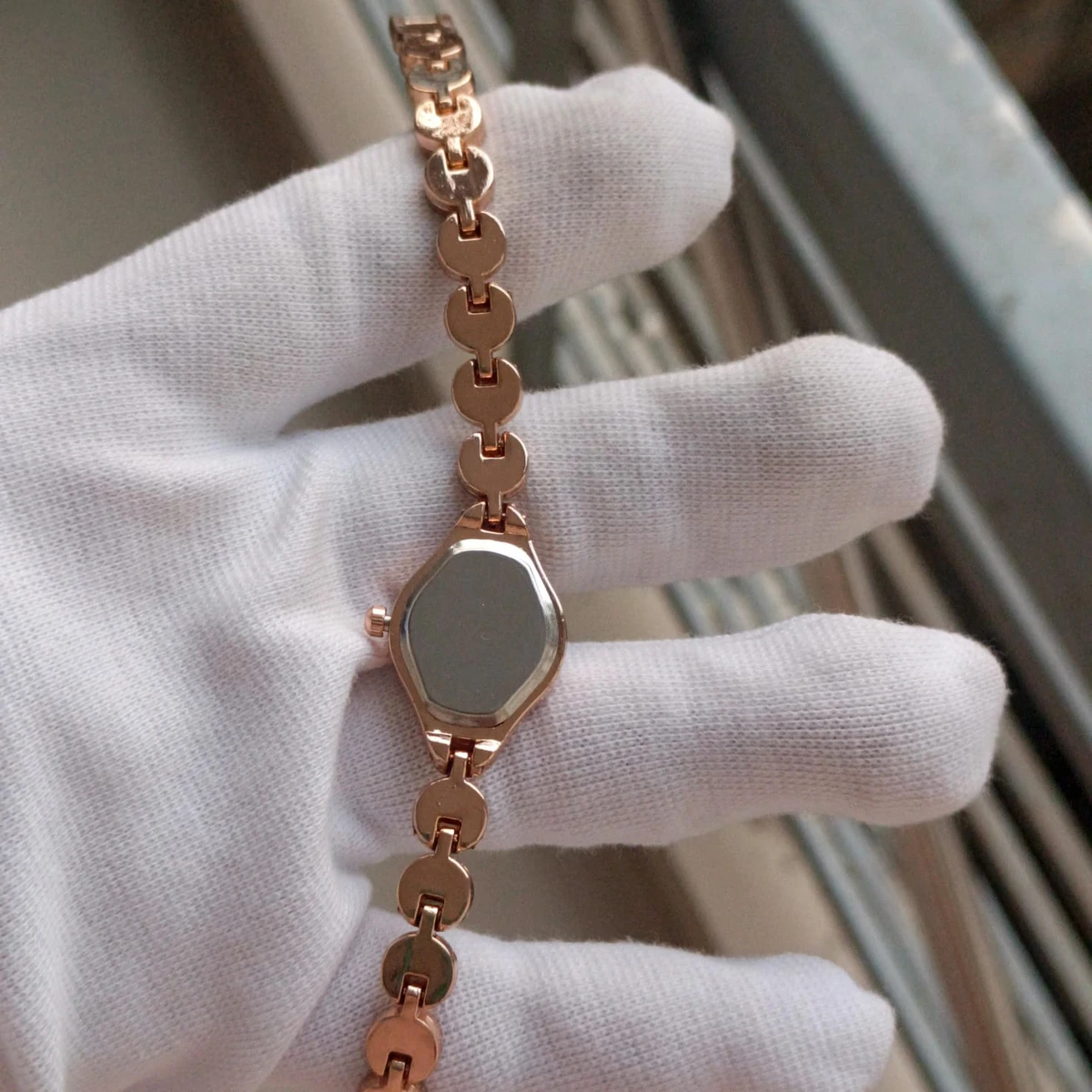 Rado Ladis Watch Model 5590 Halka Rose Golden Colour Diaol Golden Watch Women