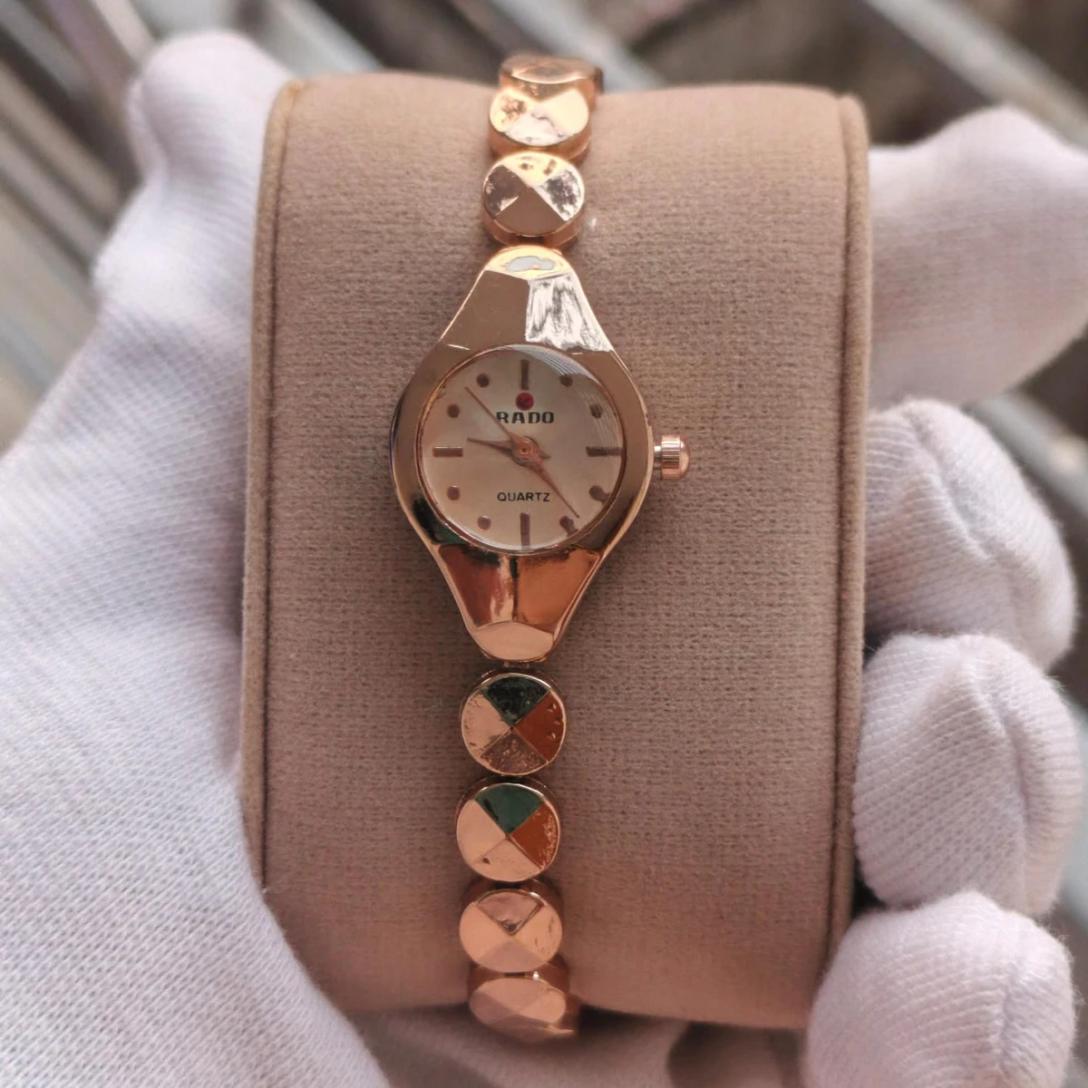 Rado Ladis Watch Model 5590 Halka Rose Golden Colour Diaol Golden Watch Women