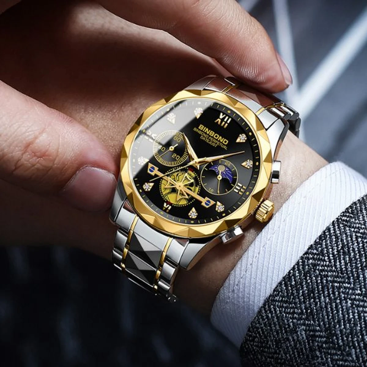 BINBOND Chronograph watch - Toton ar Dial Black COLOUR WATCH FOR MAN + এক পিস ব্যাটারি ফ্রি।