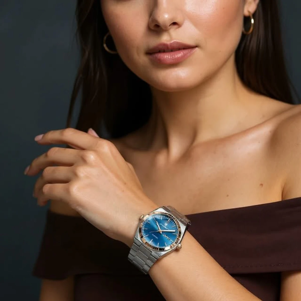 Poedagar Model 930 Stainless Steel Quartz Wristwatch for Men - Silver Chain  Round Golden Dial Blue