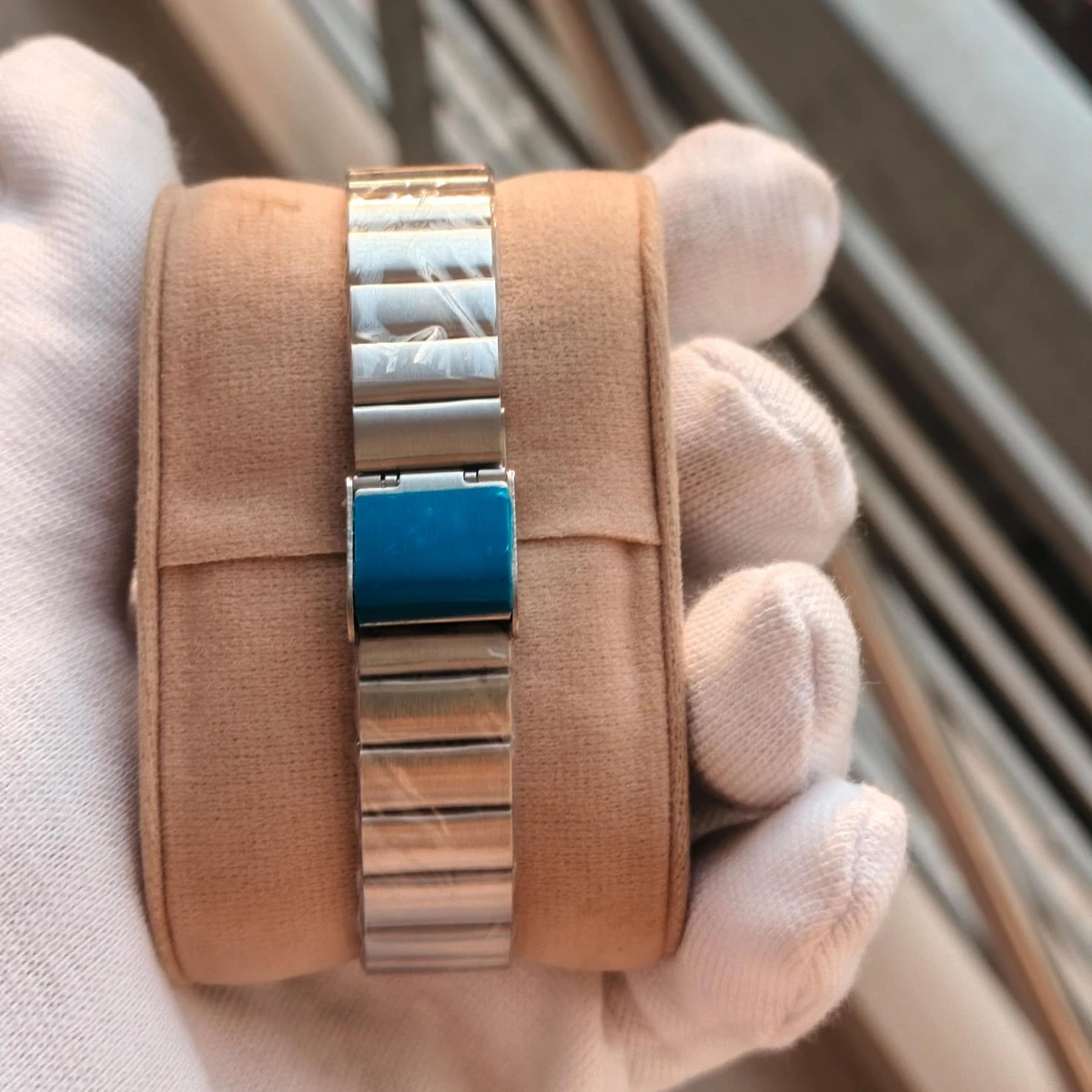 Curren Women Watch  Model 9081 Silver Chain Dial Pink Colour  Watch For Ladis