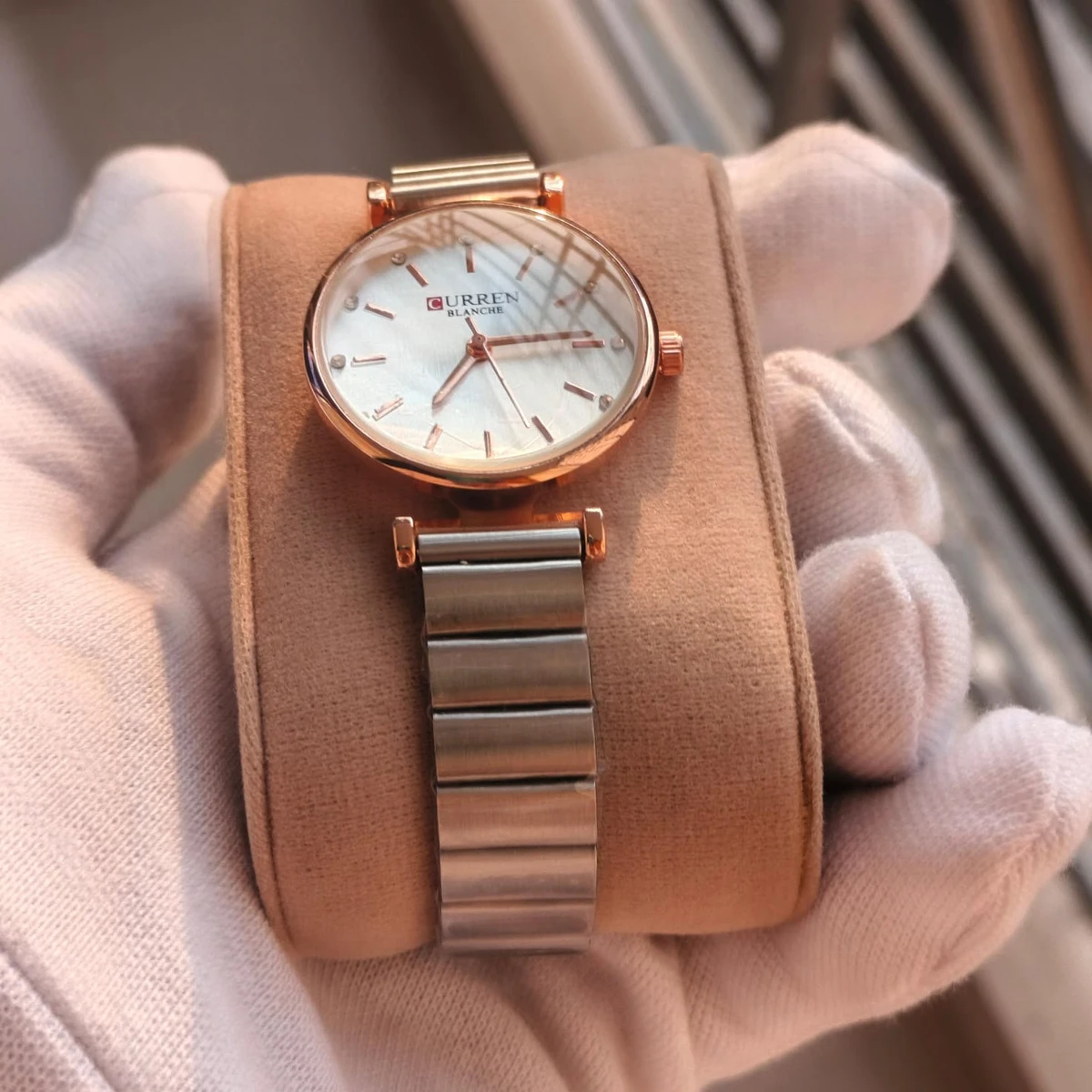 Curren Women Watch Model 9081 Silver Chain Round Rose Golden Dial White Colour Watch For Ladis