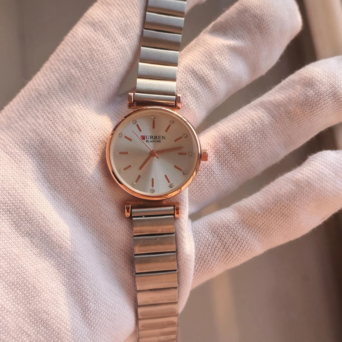 Curren Women Watch Model 9081 Silver Chain Round Rose Golden Dial White Colour Watch For Ladis