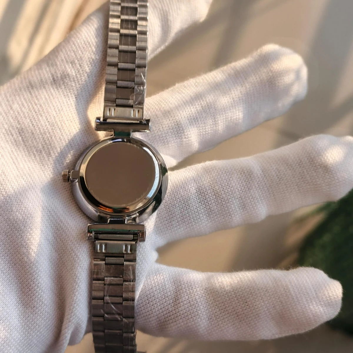 Curren Women Watch Model 9081 Silver Chain Dial White  Colour Watch For Ladis