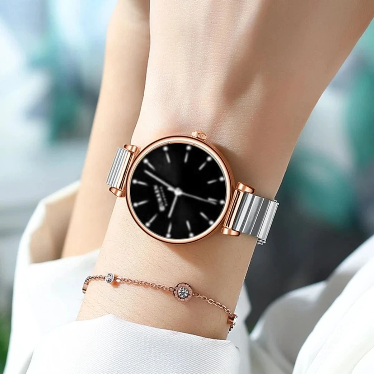 Curren Women Watch Model 9081 Silver Chain Dial Black Colour Watch For Ladis